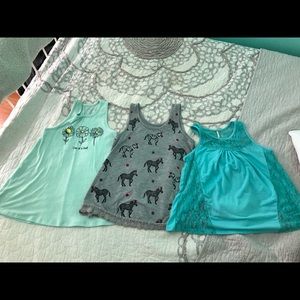 Sleeveless shirts bundle